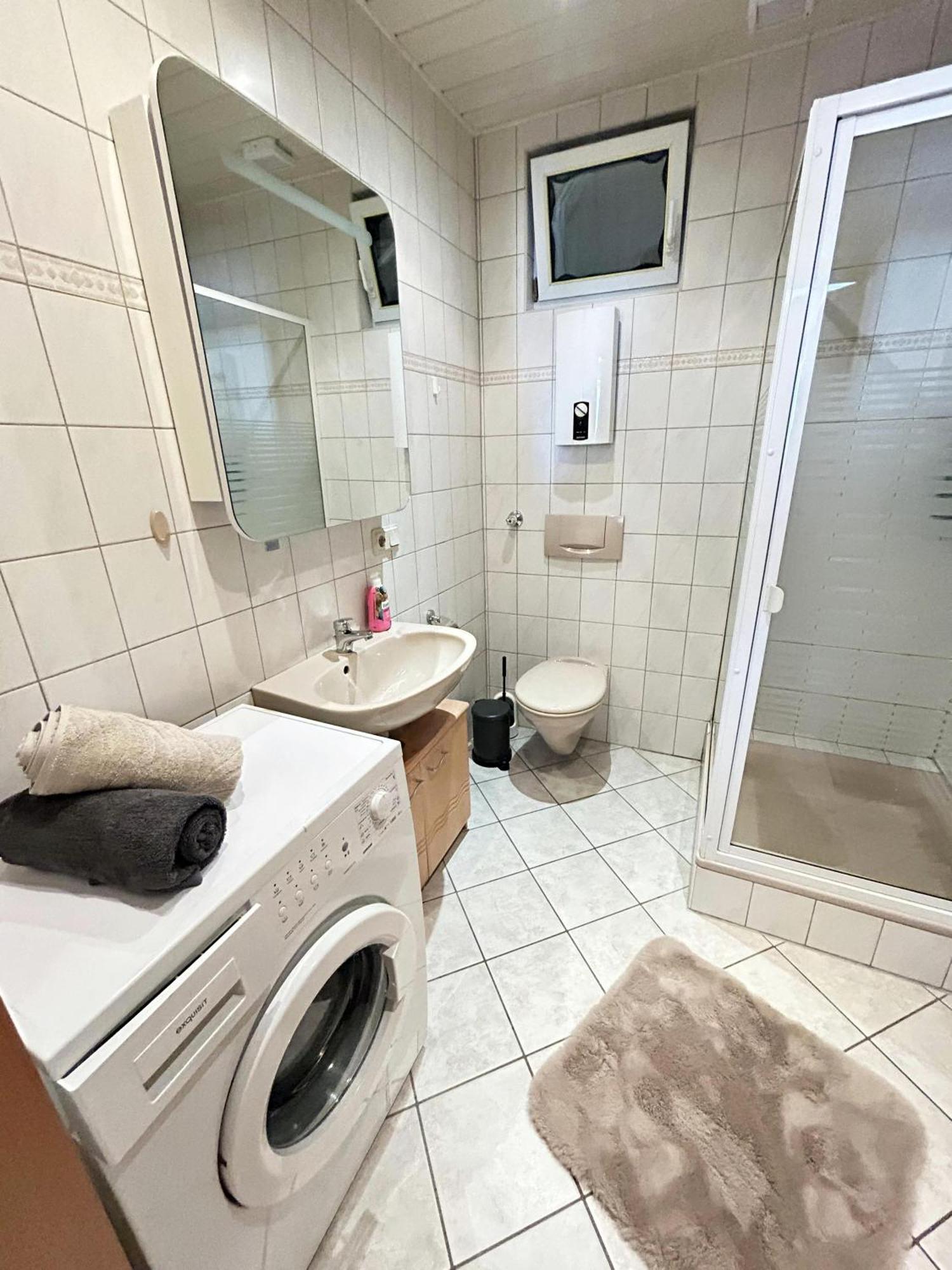 Apartment 35qm 4 Personen Zentral! Kino! Kueche! Wallbox! Raeder, Eg *