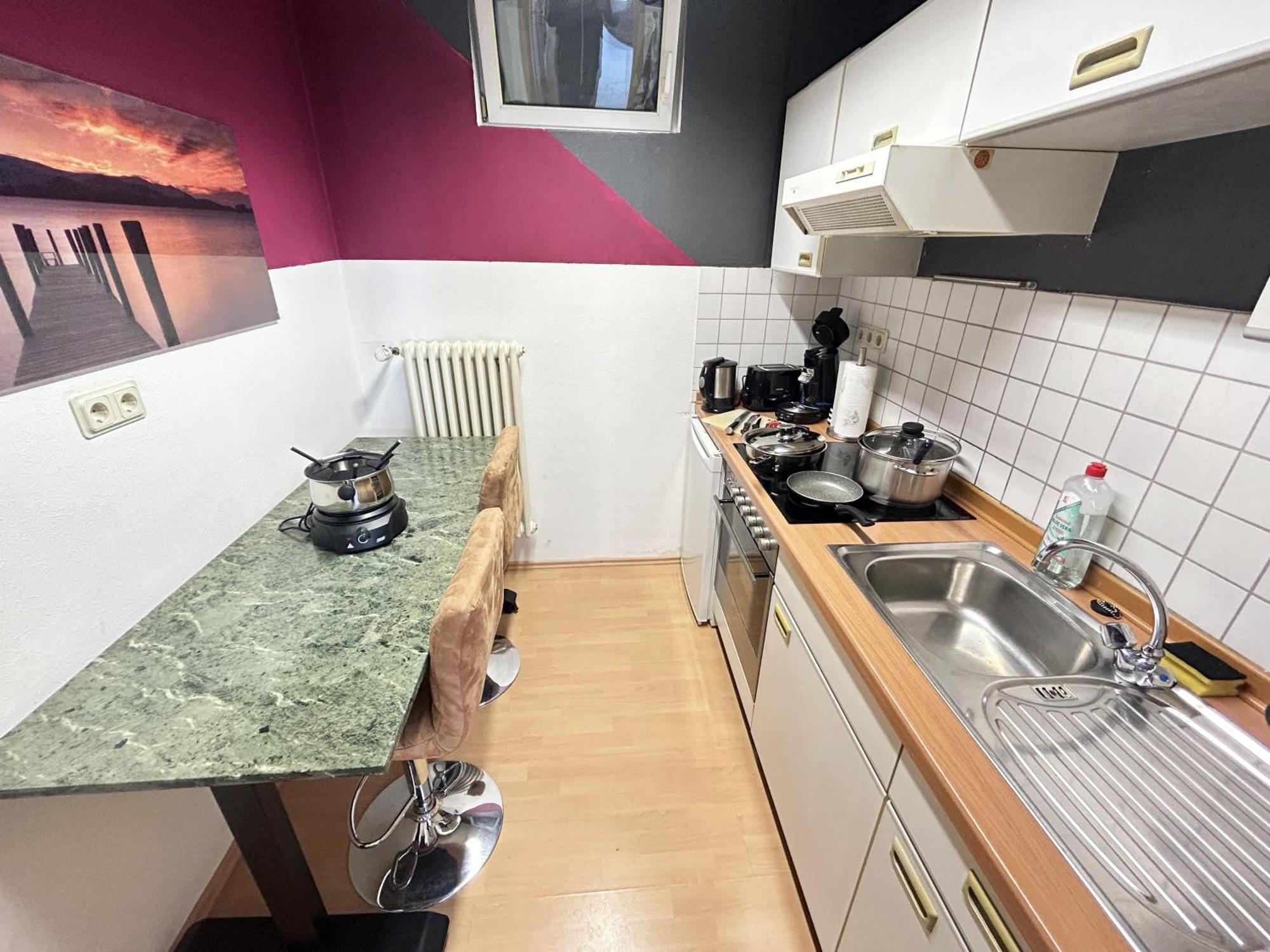35qm 4 Personen Zentral! Kino! Kueche! Wallbox! Raeder, Eg Apartment Trier